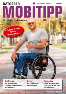 Titelbild des Mobitipp mit einem Rollstuhlfahrer der den Daumen hoch hält